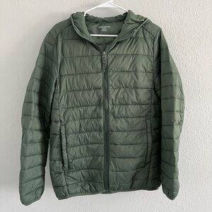 Amazon Essentials Men's Olive Puffer Jacket Size Small